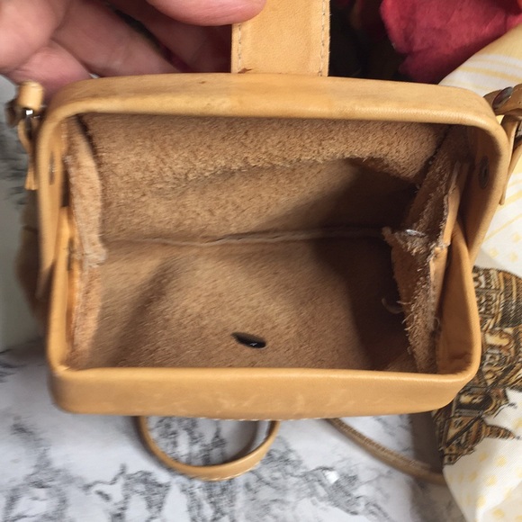 Vintage Light Tan Soft Leather Crossbody Bag with Parisian Souvenir Hand… - Picture 8 of 12